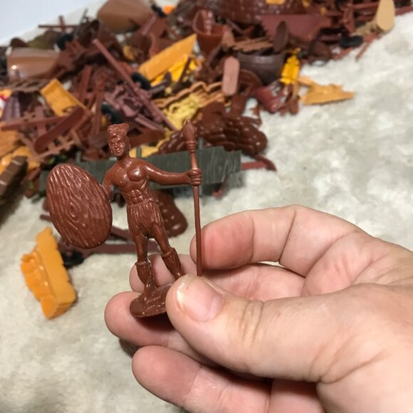 Western Toy Playset With Indians Cowboys & Accessories Mixed Lot Vintage - Picture 16 of 16